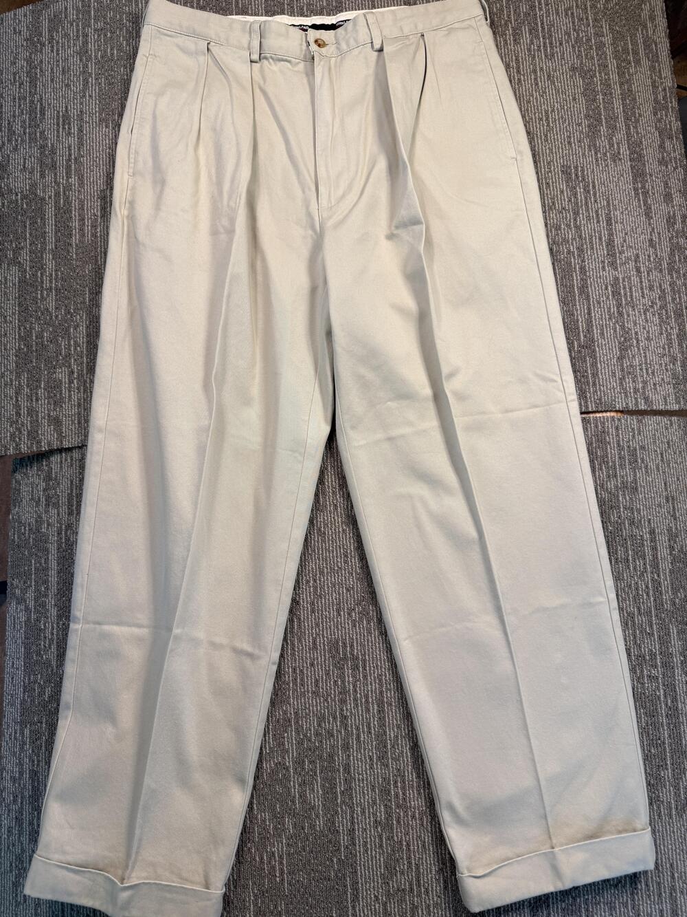 Kirkland Signature Chino Pants Mens 36x30 Beige Pleated Cuffed Classic Fit